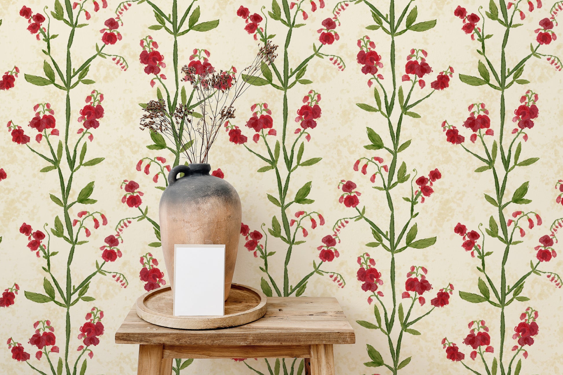 Sweet peas design wallpaper with vibrant magenta leaf details.
