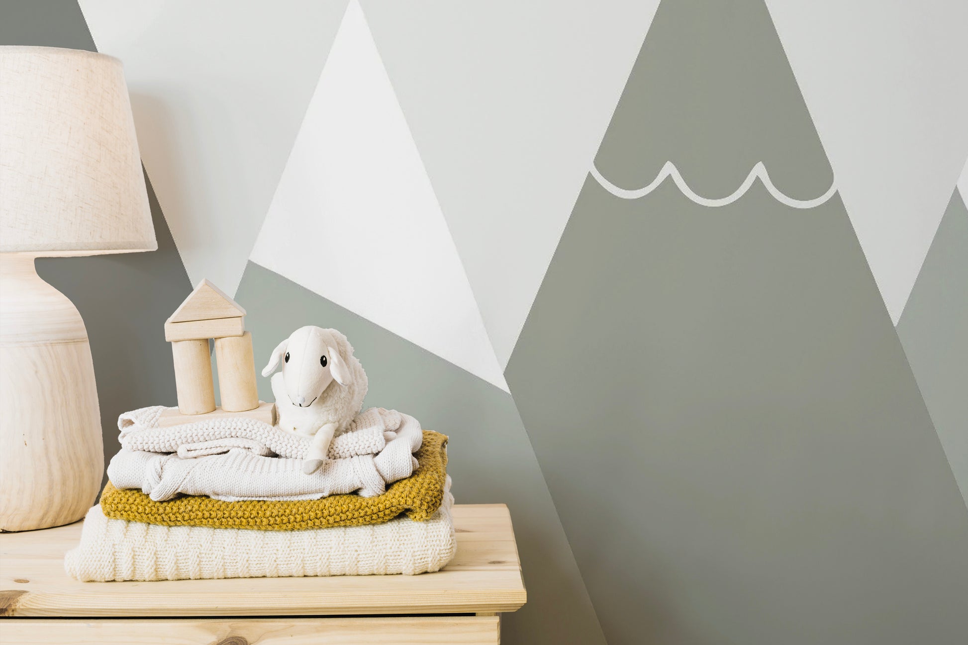 Gentle mountain design wallpaper for kids